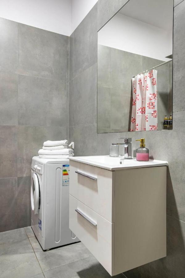 Discover Krakow Apartments - 5 Borowickiej St - Studio Next To Opera And Unity Centre Krakau Exterior foto