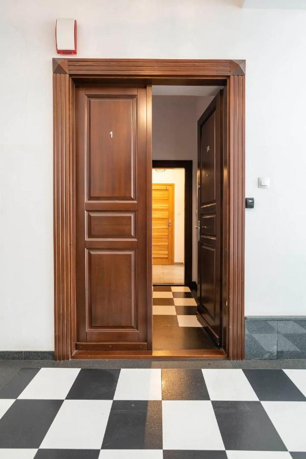 Discover Krakow Apartments - 5 Borowickiej St - Studio Next To Opera And Unity Centre Krakau Exterior foto